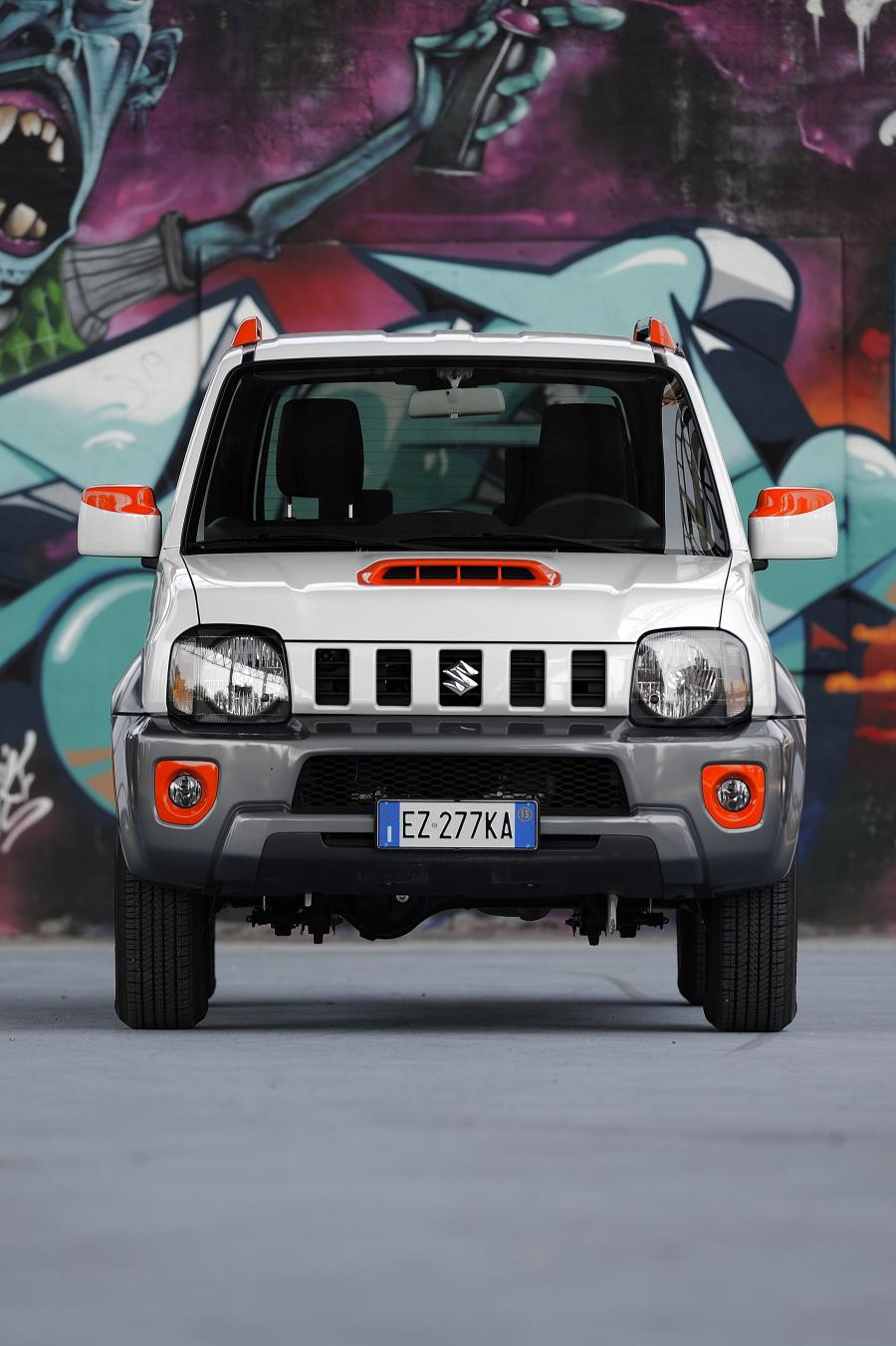  Suzuki Jimny Street 2015 года  (фото 8 из 11)